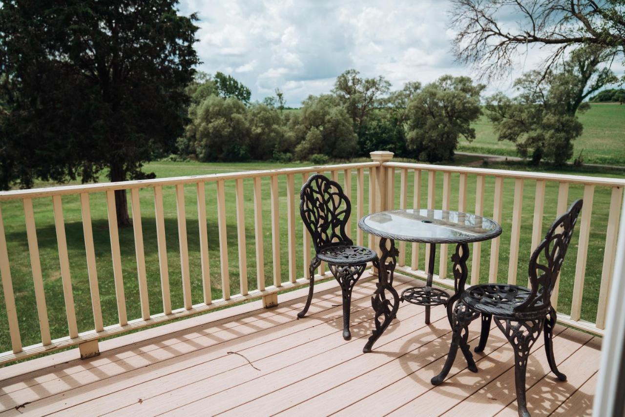Skaneateles Suites Экстерьер фото