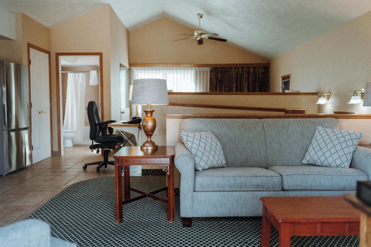 Skaneateles Suites Экстерьер фото