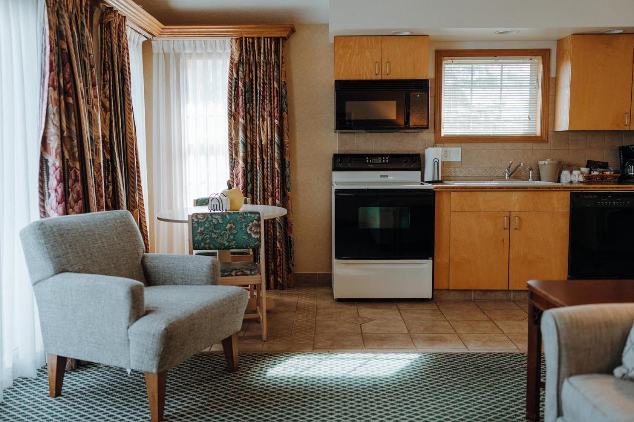 Skaneateles Suites Экстерьер фото