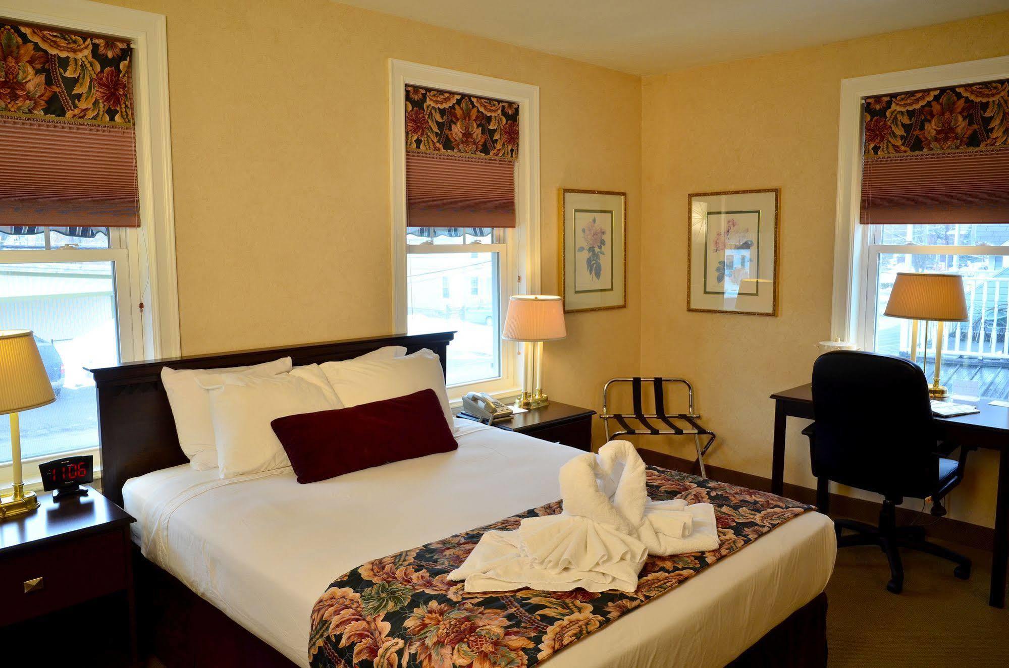 Skaneateles Suites Экстерьер фото
