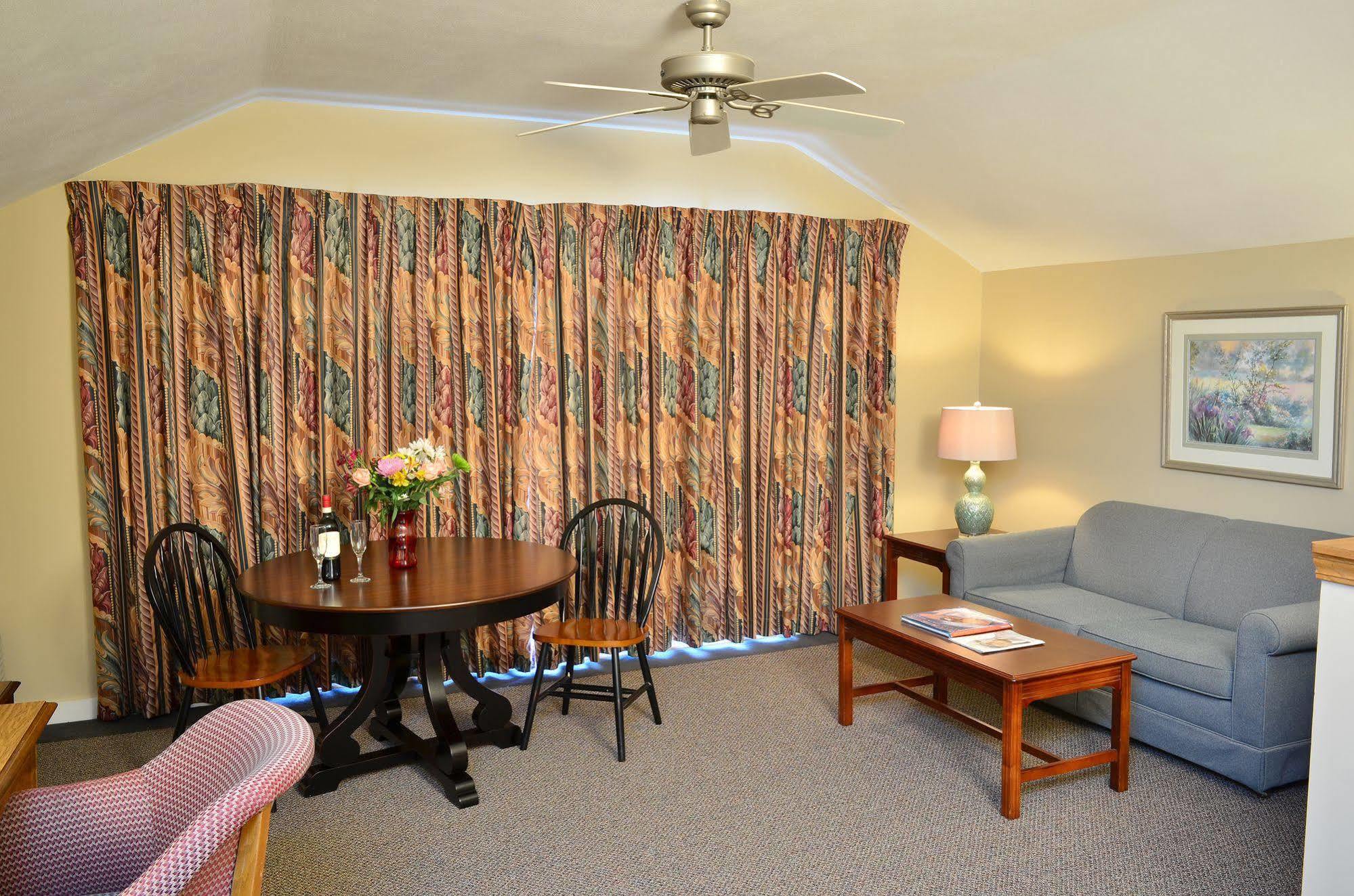 Skaneateles Suites Экстерьер фото