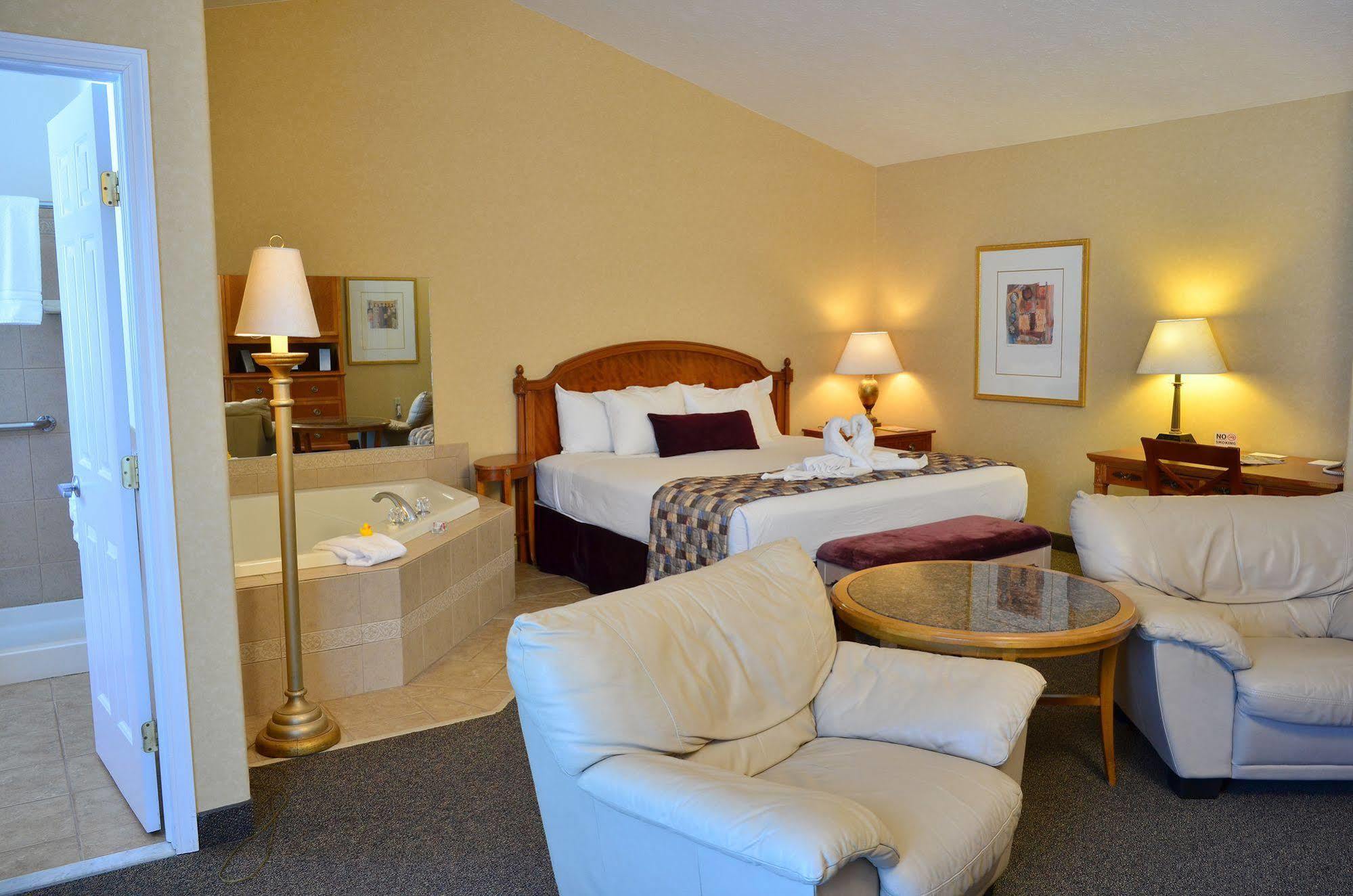 Skaneateles Suites Экстерьер фото